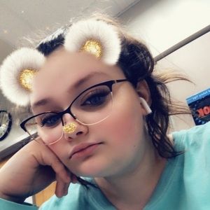 Meet your Posher, Leah